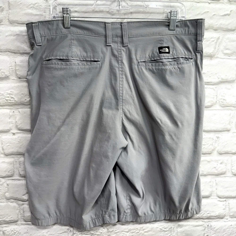 The North Face Shorts Men 34